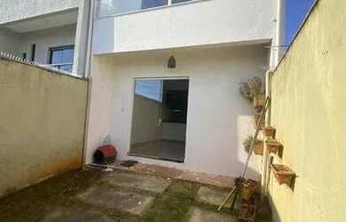 Imagem: A casa possui 3 Dormitórios, 1 Banheiro, 1 Vaga na garagem