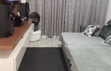 Imagem: A casa possui 2 Dormitórios, 1 Banheiro, 1 Vaga na garagem