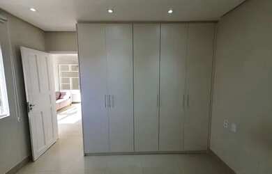 Imagem: O apartamento possui 1 Dormitório, 1 Banheiro, 53m² de Área