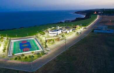 Imagem: O terreno à venda possui e está localizado em São José