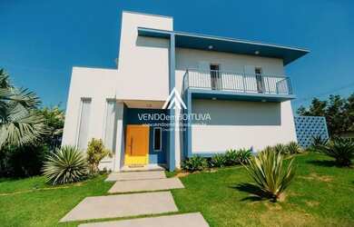 Imagem: A casa em condomínio possui 3 Dormitórios, 5 Banheiros, 4