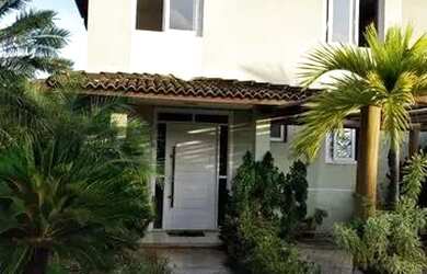 Imagem: A casa em condomínio possui 4 Dormitórios, 5 Banheiros, 2