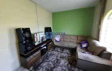 Imagem: A casa possui 2 Dormitórios, 1 Banheiro, 2 Vagas na garagem