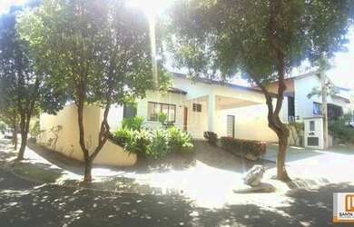 Imagem: A casa em condomínio possui 3 Dormitórios, 2 Banheiros, 2