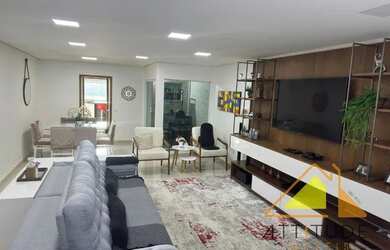 Imagem: A casa possui 4 Dormitórios, 5 Banheiros, 5 Vagas na garagem