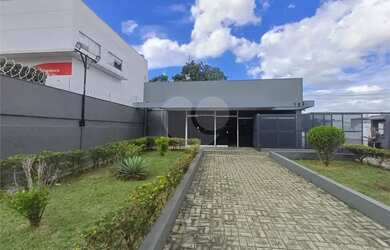 Imagem: O depósito possui 5 Vagas na garagem, 250m² de Área e está