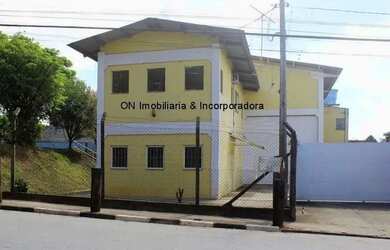 Imagem: O depósito possui 1800m² de Área e está localizado em Vargem