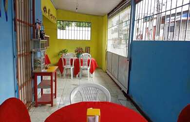 Imagem: A casa possui 2 Dormitórios, 2 Banheiros, 1 Vaga na garagem