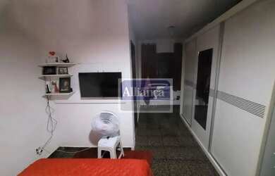 Imagem 16: Casa com 3 dormitórios, 1 suíte, edícula, piscina, churrasqueira e...