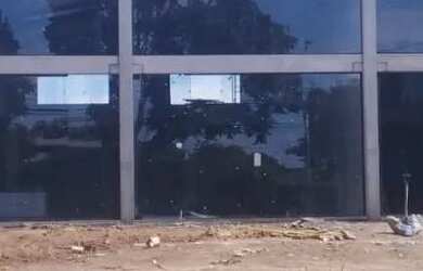 Imagem 3: Linda loja nova com mezanino frete envidraçada estacionamento em frente