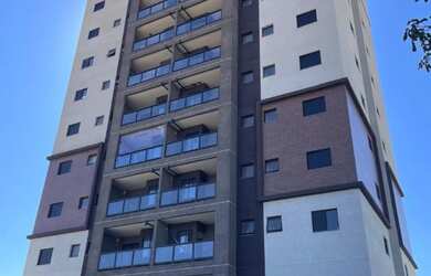 Imagem: O apartamento possui 2 Dormitórios, 2 Banheiros, 2 Vagas na