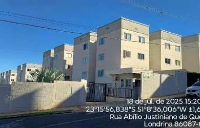 Imagem: O apartamento possui 2 Dormitórios, 1 Banheiro, 1 Vaga na garagem