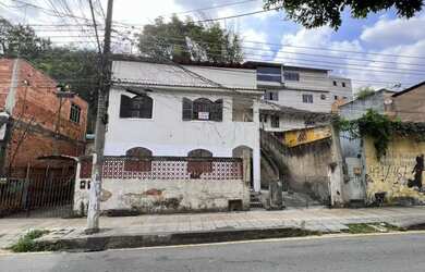 Imagem: O apartamento possui 2 Dormitórios, 1 Banheiro, 100m² de Área