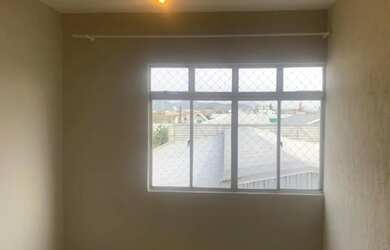 Imagem: O apartamento possui 3 Dormitórios, 1 Banheiro, 1 Vaga na garagem