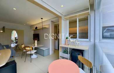 Imagem: O apartamento possui 3 Dormitórios, 1 Banheiro, 1 Vaga na garagem