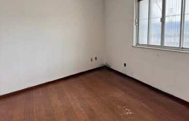 Imagem: A casa possui 3 Dormitórios e 2 Banheiros e está localizado