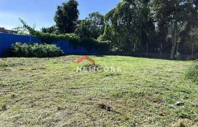 Imagem: O terreno à venda possui e está localizado em Jardim Sampaio