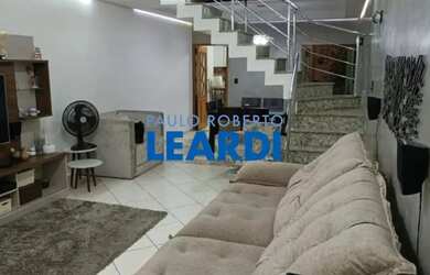 Imagem: A casa possui 3 Dormitórios, 4 Banheiros, 2 Vagas na garagem