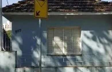 Imagem: A casa possui 2 Dormitórios, 1 Banheiro, 55m² de Área e Imóvel