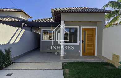 Imagem: A casa possui 2 Dormitórios, 2 Banheiros, 2 Vagas na garagem