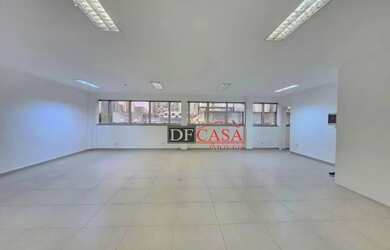 Imagem: O depósito possui 180m² de Área e está localizado em Vila