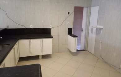 Imagem: A casa possui 4 Dormitórios, 4 Banheiros, 2 Vagas na garagem