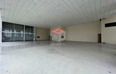 Imagem: O depósito possui 5 Vagas na garagem, 1.479m² de Área e