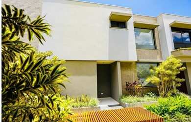 Imagem 2: Casa em condomínio 3 suítes 4 gagas 4 banheiros com jardim privativo...