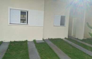 Imagem: A casa em condomínio possui 3 Dormitórios, 2 Banheiros, 2