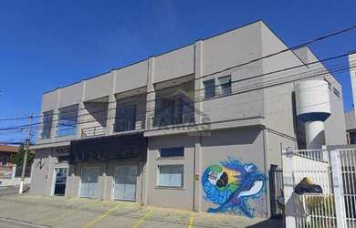 Imagem: O depósito possui 5 Vagas na garagem, 450m² de Área e está