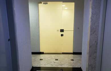 Imagem: O depósito possui 5 Vagas na garagem e 170m² de Área e está