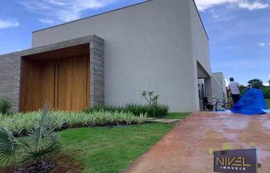 Imagem: A casa em condomínio possui 5 Dormitórios, 5 Banheiros, 5