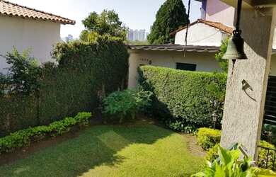 Imagem 4: Casa no Pacaembu. 300m² de Área, 4 Vagas na garageme3 Dormitórios