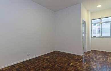 Imagem: O apartamento possui 1 Dormitório, 1 Banheiro, 46m² de Área