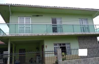 Imagem: A casa à venda possui 3 Dormitórios, 1 Banheiro, 1 Vaga na