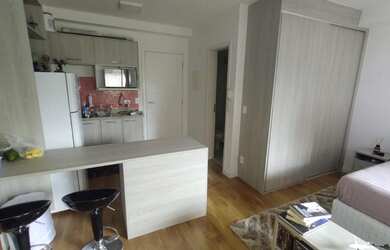 Imagem: O studio possui 1 Dormitório, 1 Banheiro, 1 Vaga na garagem