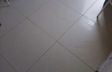 Imagem: A casa possui 1 Dormitório, 1 Banheiro, 1 Vaga na garagem e