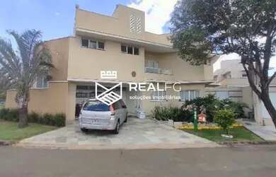 Imagem: A casa possui 4 Dormitórios, 1 Banheiro, 437m² de Área e