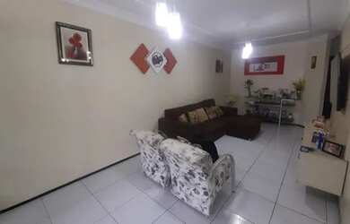 Imagem 2: Casa em Condomínio com 3 quartos na Vicente Fialho Próx. Aririzal