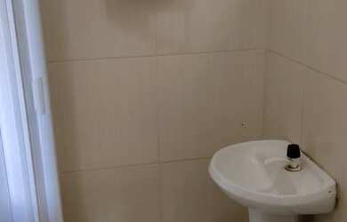 Imagem 4: Alugo casa. Varanda, 1 Banheiroe2 Dormitórios