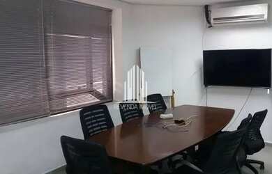 Imagem: O depósito possui 87m² de Área e está localizado em Água