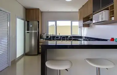 Imagem 6: Venda Casa com 236,00 metroQuadrado, 3 dormitório s , 2 vaga s . Swiss...