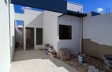 Imagem: A casa possui 2 Dormitórios, 1 Banheiro, 1 Vaga na garagem