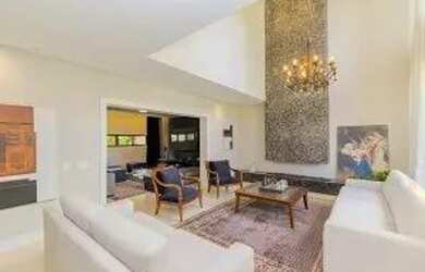 Imagem: A casa em condomínio possui 4 Dormitórios, 5 Banheiros, 3