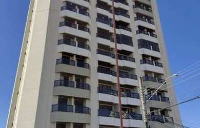 Imagem: O apartamento possui 3 Dormitórios, 1 Banheiro, 2 Vagas na