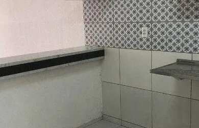 Imagem: A casa possui 2 Dormitórios, 1 Banheiro, 1 Vaga na garagem