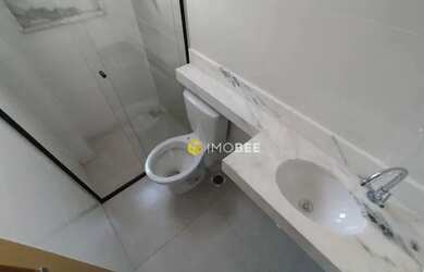 Imagem: O apartamento possui 3 Dormitórios, 1 Banheiro, 2 Vagas na