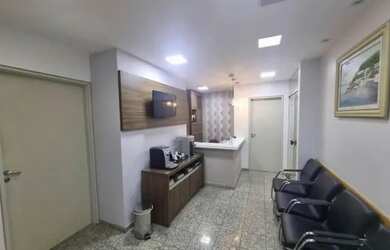 Imagem: O depósito possui 1 Vaga na garagem, 163m² de Área e está