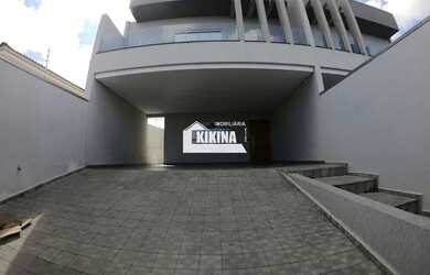 Imagem: A casa possui 3 Dormitórios, 1 Banheiro, 1 Vaga na garagem