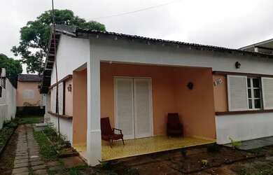 Imagem: A casa possui 5 Dormitórios, 2 Vagas na garagem e Imóvel novo